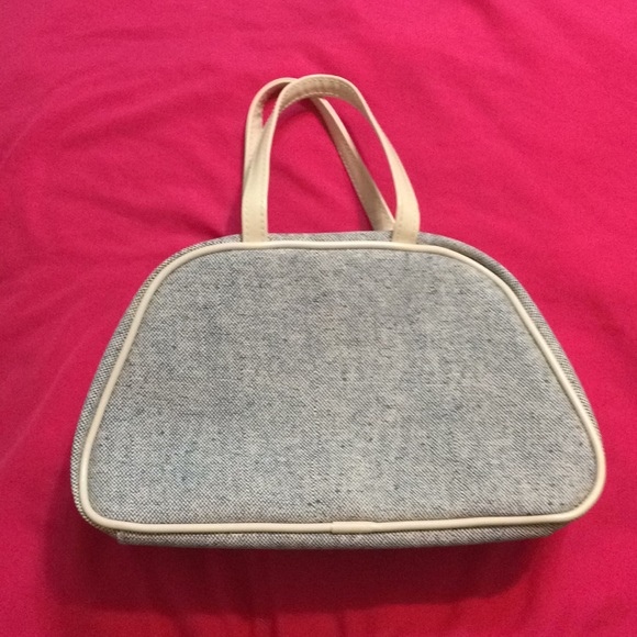 Estee Lauder Handbags - 🦄 NWOT Estée Lauder makeup bag